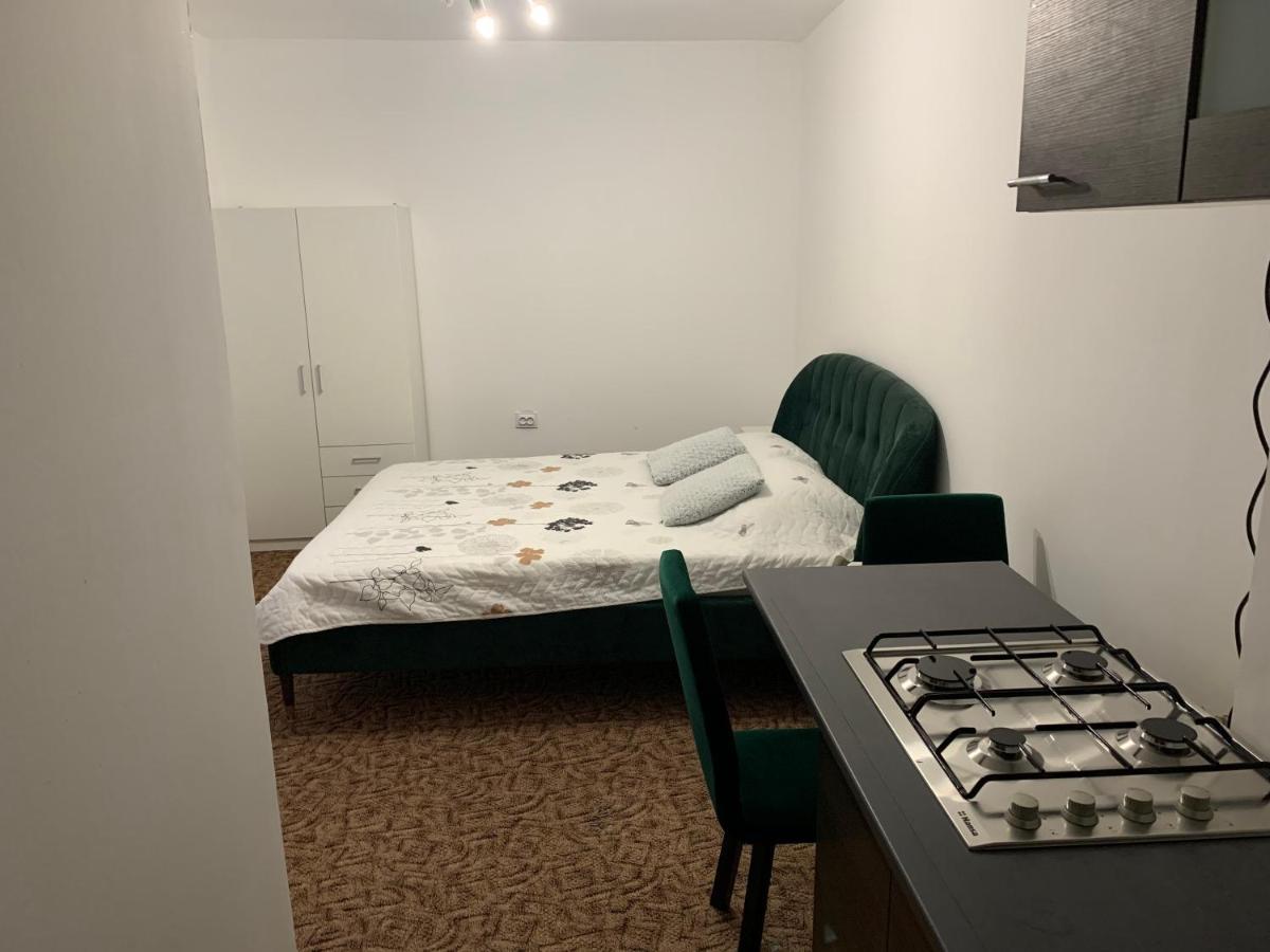 Luxury Accommodation Republicii Брашов Екстериор снимка