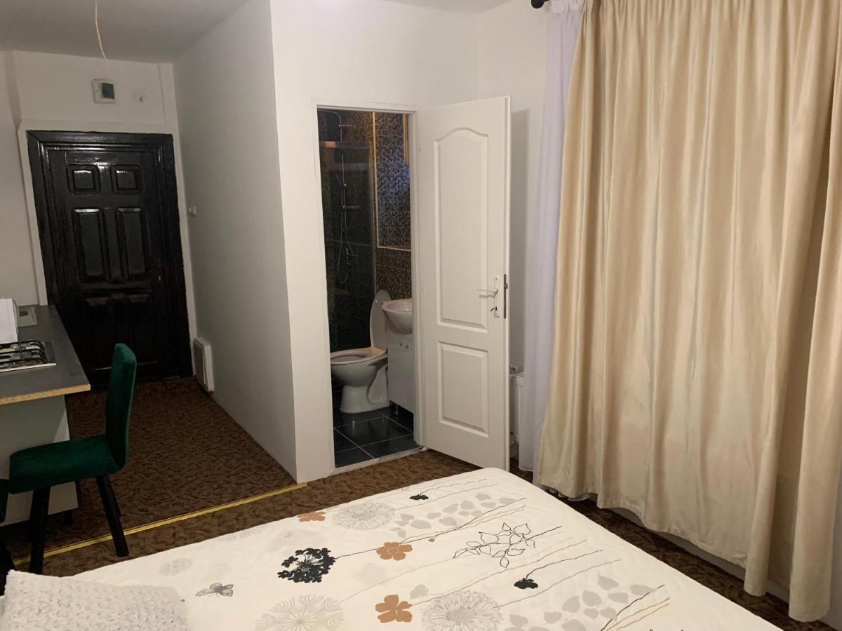 Luxury Accommodation Republicii Брашов Екстериор снимка