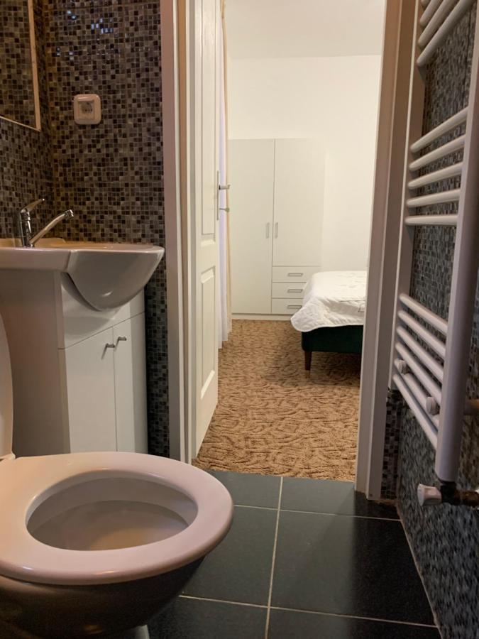 Luxury Accommodation Republicii Брашов Екстериор снимка