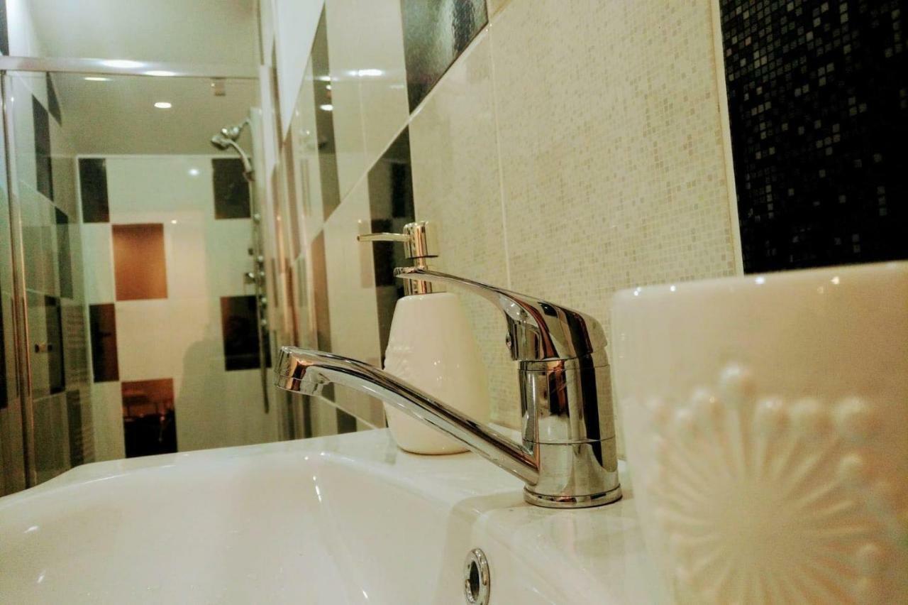 Luxury Accommodation Republicii Брашов Екстериор снимка