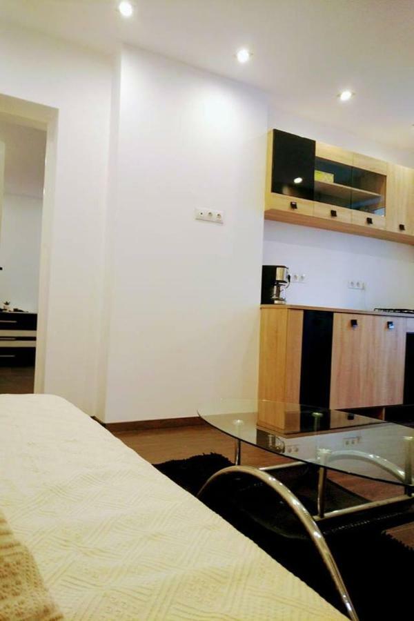 Luxury Accommodation Republicii Брашов Екстериор снимка