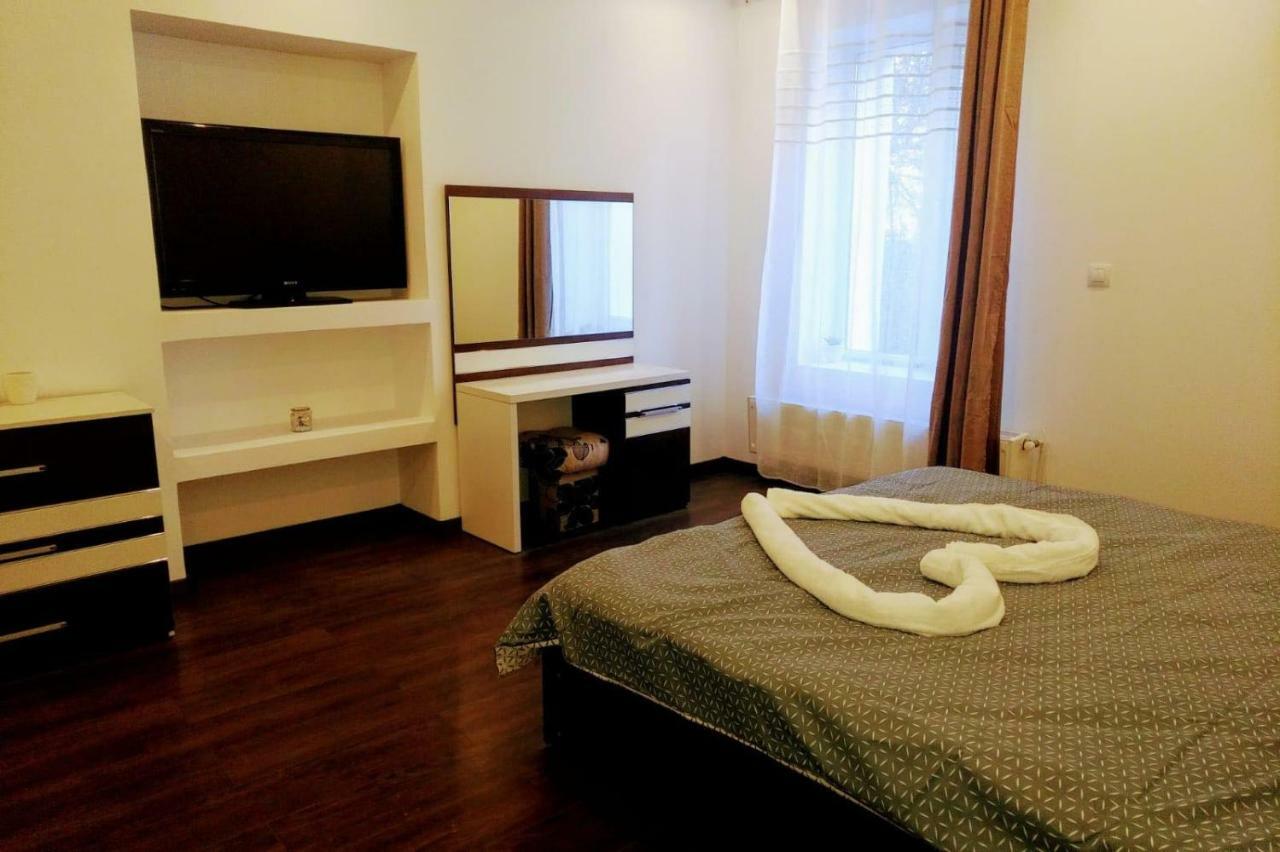 Luxury Accommodation Republicii Брашов Екстериор снимка