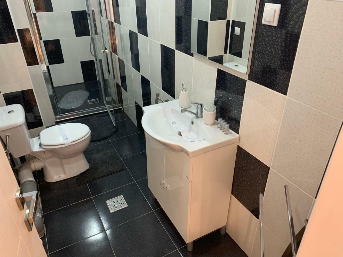 Luxury Accommodation Republicii Брашов Екстериор снимка